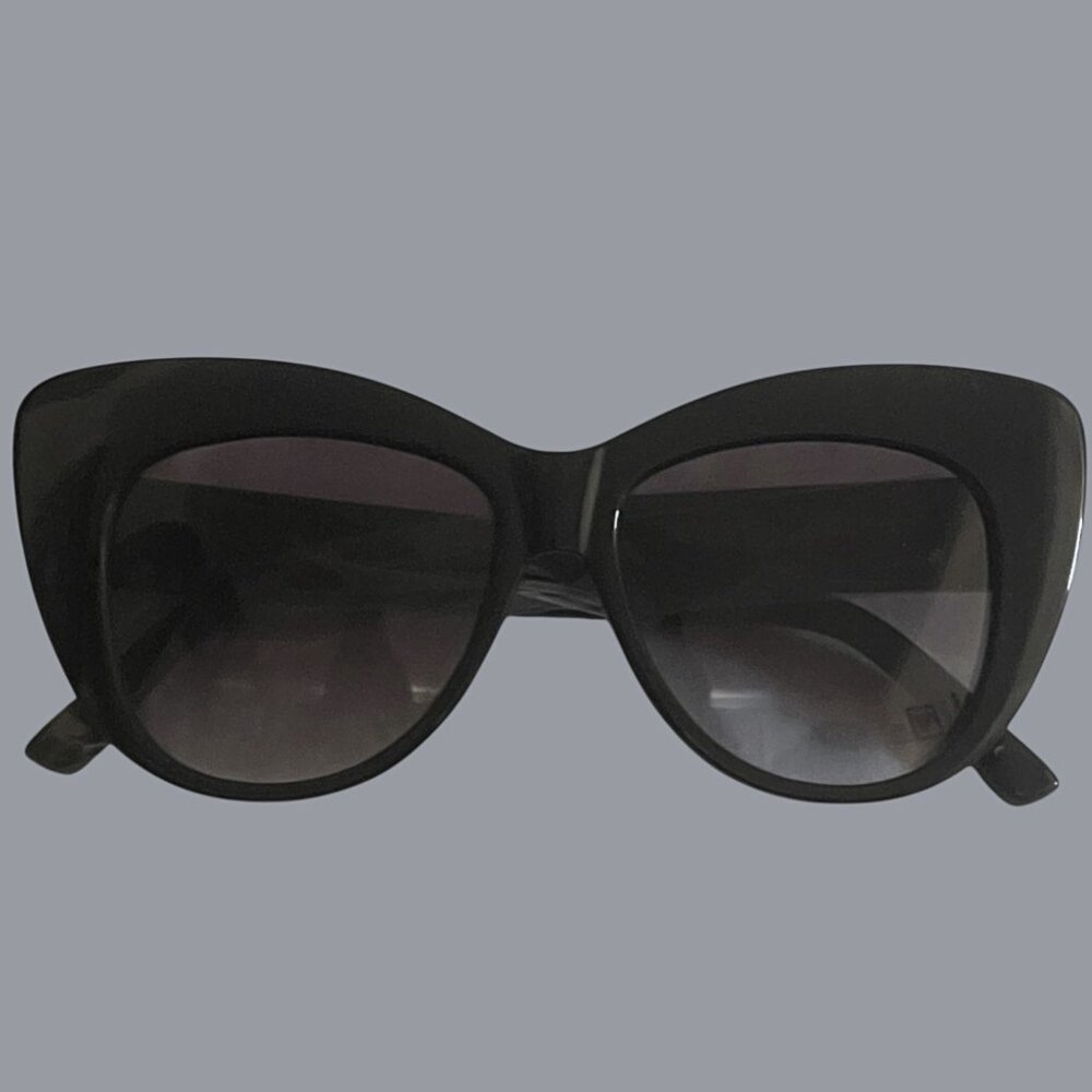 NWOT Cat Eye Thick Rim Winged Sunglasses w/ UV400 Protection